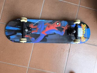 Patinete Spiderman