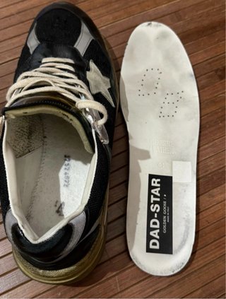 Zapatillas Golden Goose Negras y Plateadas.