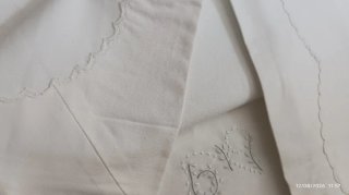 Sábana bordada blanca con funda de almohada sin es