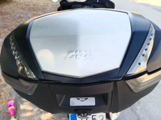 Baúl GIVI Monokey 47L Negro/Plata