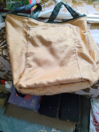 Bolso ligero y espacioso estampado