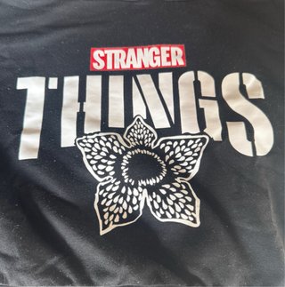 Sudadera corta Stranger Things