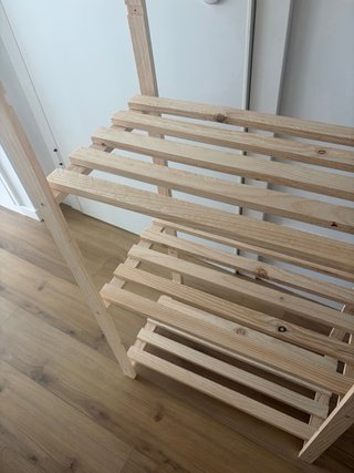 Estantería de madera