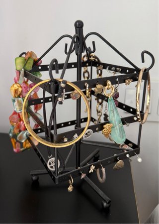 Joyero giratorio para collares y aros