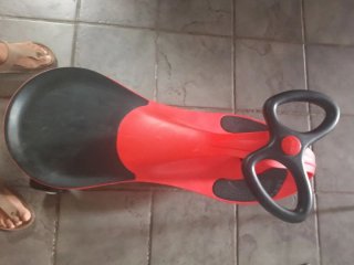 Patín rojo con ruedas