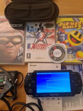 Sony PSP Nera Completa di Accessori e giochi