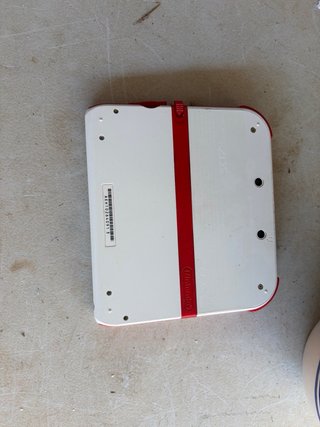 Nintendo 2DS Blanca y Roja