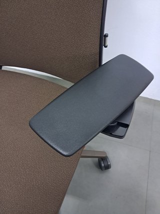 Silla STEELCASE THINK v2 Nueva en caja original