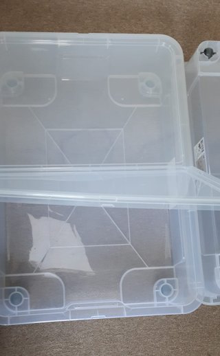 2 Cajas bajo cama 50L c/ruedas y tapa abatible