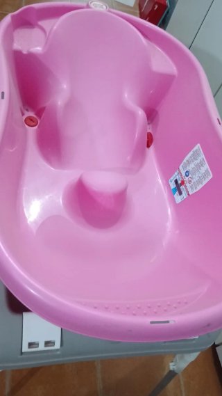Bañera bebé rosa con soporte