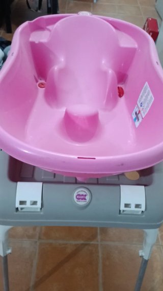 Bañera bebé rosa con soporte