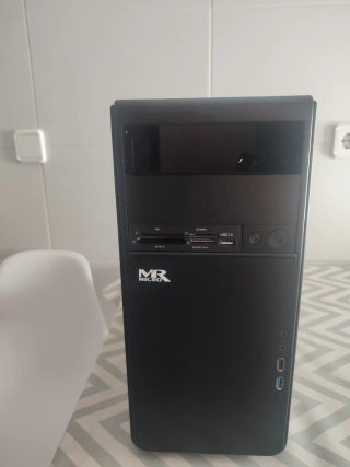 Caja PC Micro ATX Negra más fuente 500W