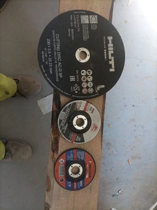 Discos de corte Hilti y Bellota 4 grandes y 9 pequ