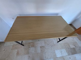 Mesa grande cristal y madera