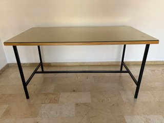 Mesa grande cristal y madera
