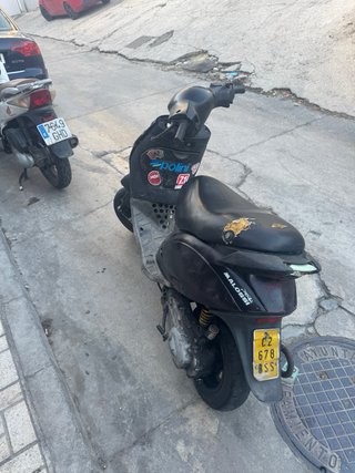 Piaggio Zip Negra