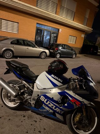 Suzuki GSX-R Moto Deportiva Azul/Blanca