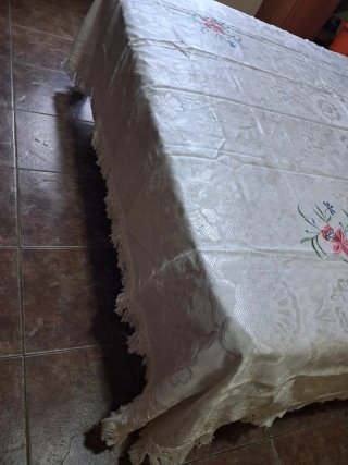 Colcha antigua seda bordada cama 135