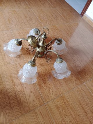 Lámparas de araña dorada con cristales