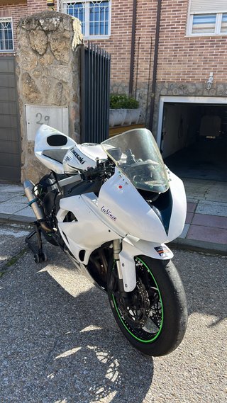 Kawasaki ZX6R 2009