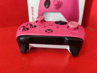 Mando Xbox Series X Deep Pink