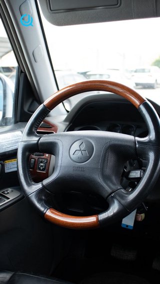 Mitsubishi Montero 2004