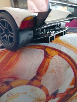 Coche a escala 1:18