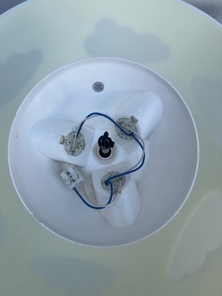 Lámpara infantil diseño nubes Ikea Skojig