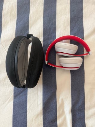 Cascos Beats Blancos y Rojos