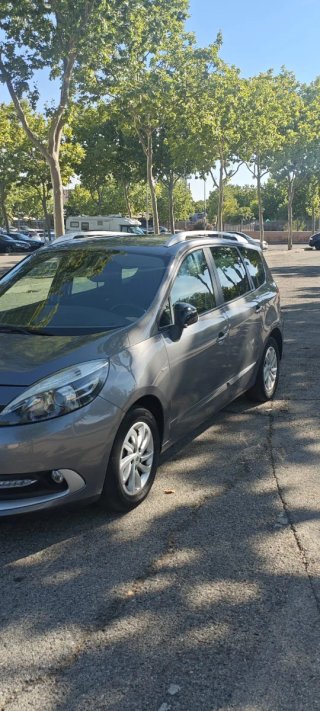 Renault Grand Scenic 2015