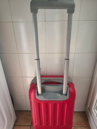 Maleta de cabina rígida Faraway roja