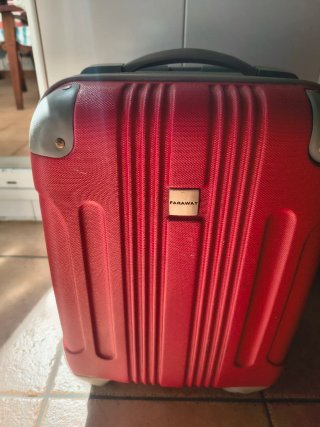 Maleta de cabina rígida Faraway roja