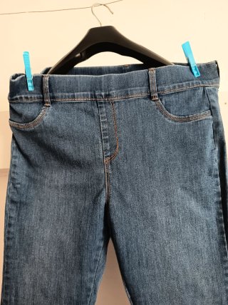 Pantalón Jegging Kiabi Talla 46. Grande