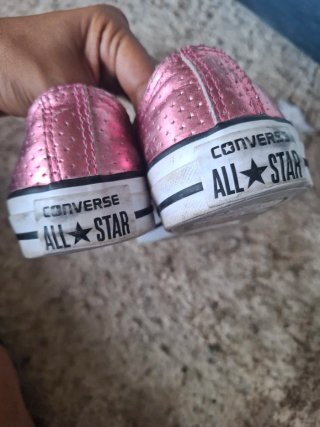 Converse rosas metalizadas