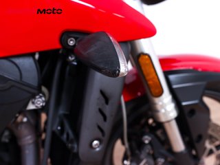TRIUMPH STREET TRIPLE 660 S ABS