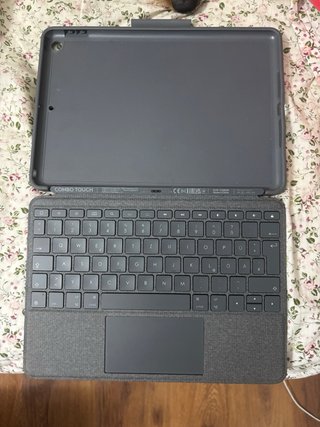 Funda Logitech Combo Touch iPad
