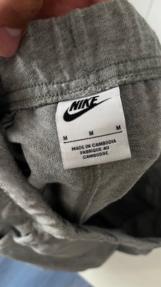 Pantalón corto Nike algodón gris