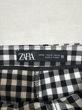 Falda Zara cuadros blanco y negro