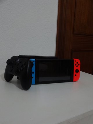Nintendo Switch Negra y Roja
