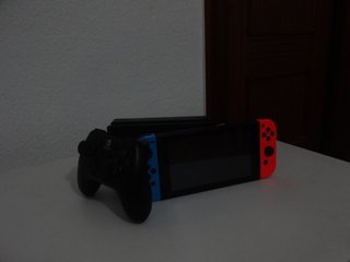 Nintendo Switch Negra y Roja