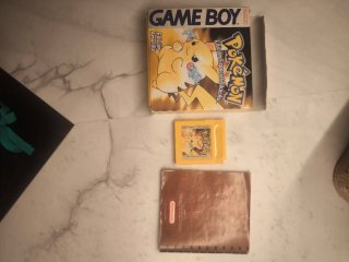 Pokemon Amarillo Edición Especial Pikachu