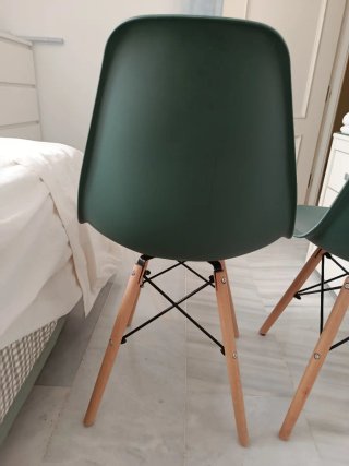 Pack de 2 sillas verdes con patas madera