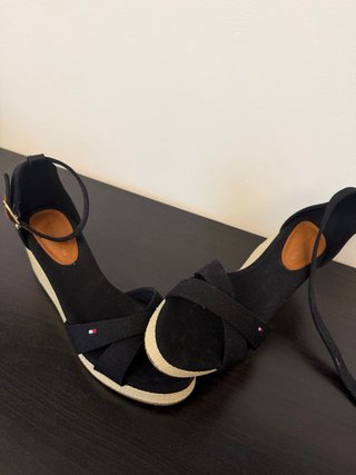 Sandalias cuña Tommy Hilfiger negras