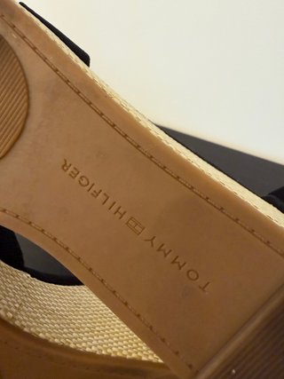 Sandalias cuña Tommy Hilfiger negras