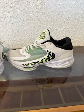 Nike zoom freak 4