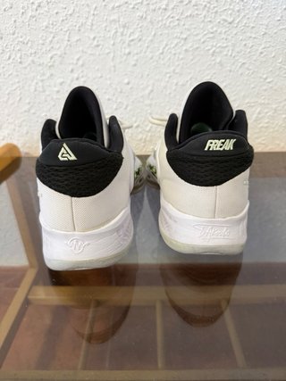 Nike zoom freak 4