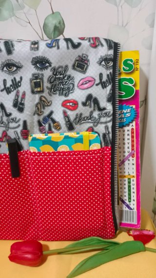 Funda Tablet Estampado Labios y Tacones