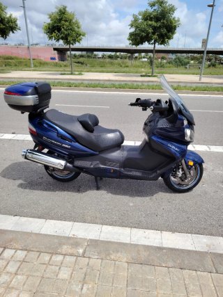 Suzuki Maxi Scooter Azul
