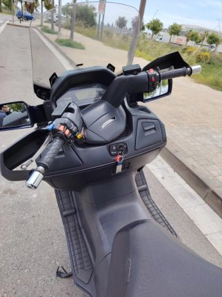 Suzuki Maxi Scooter Azul