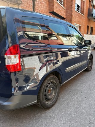 Ford E-Tourneo Courier 2017